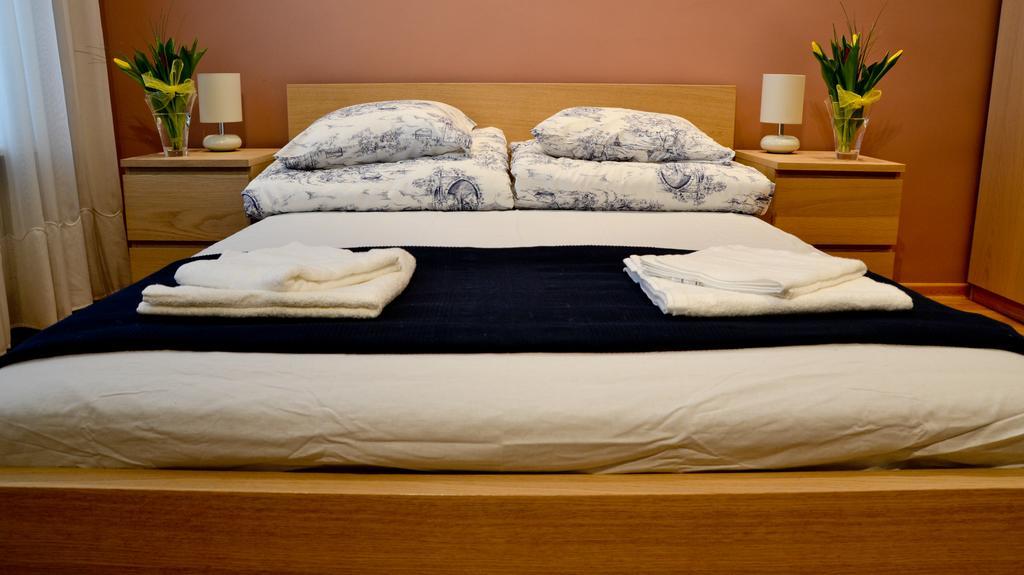 777 Apartaments クラクフ エクステリア 写真