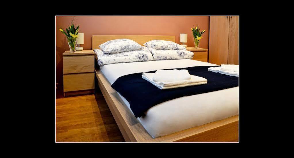 777 Apartaments クラクフ エクステリア 写真
