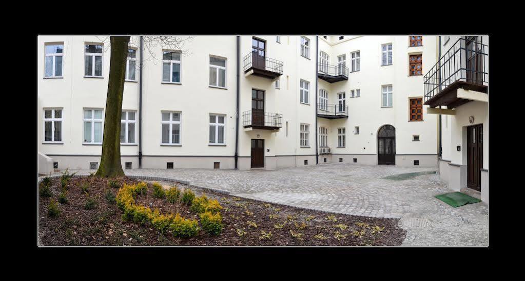 777 Apartaments クラクフ エクステリア 写真